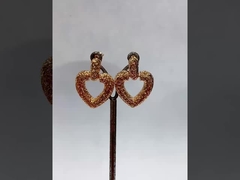 심장 포옹 귀걸이