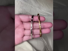 공장에서 직접 생산하는 925 스털링 실버, 황동 및 스테인리스 스틸 주얼리